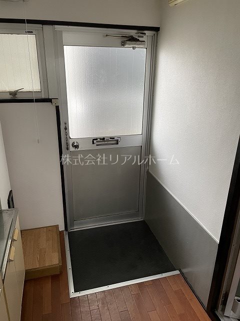 コーポ西茶屋 玄関