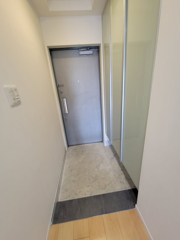 ネバーランド桂 玄関