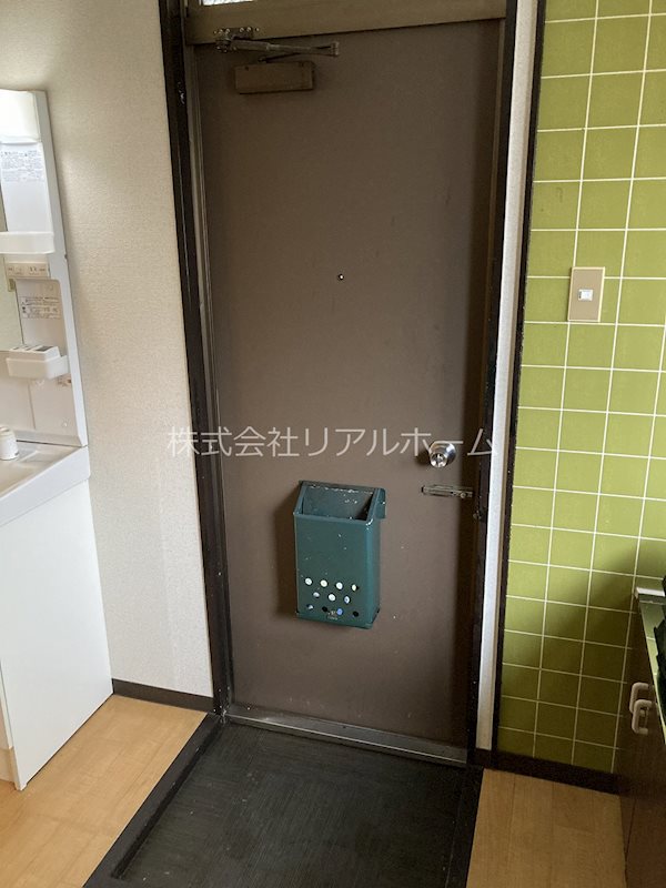 スイートム塚原 玄関