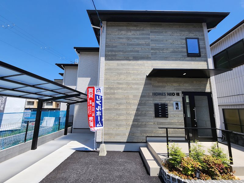 ホームズネオ桂 102号室 外観