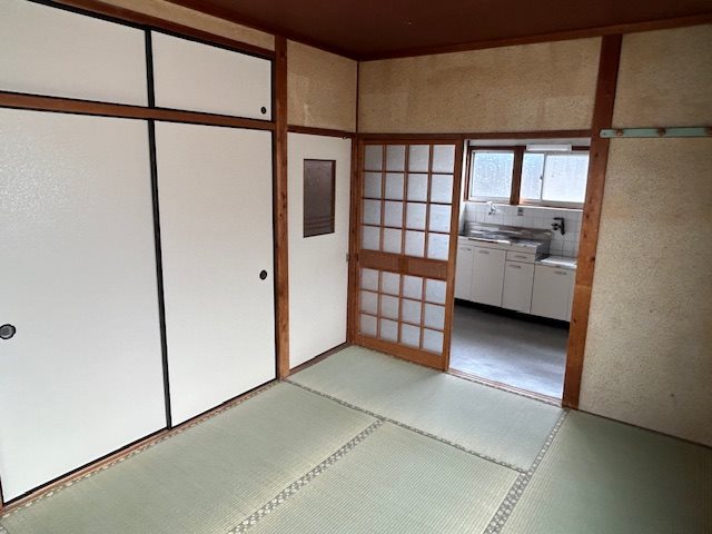 第一八ノ坪荘 リビング
