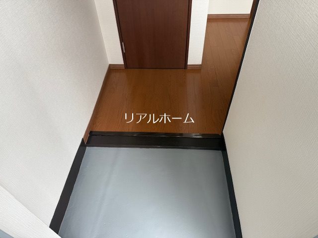 コーポ西ノ京 玄関