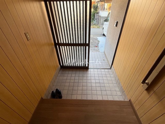 樫原前田町貸家 玄関