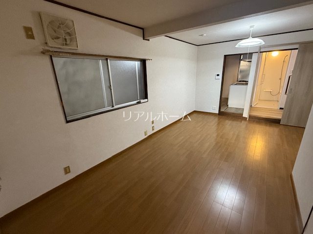 樫原前田町貸家 リビング