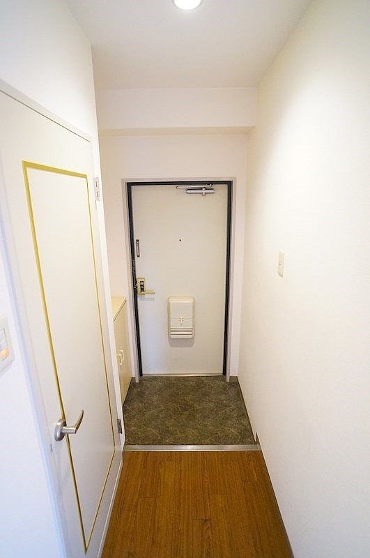 メイプルリーフ桂 玄関