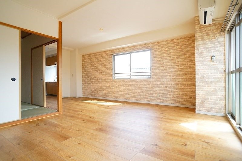 メイプルリーフ桂 リビング