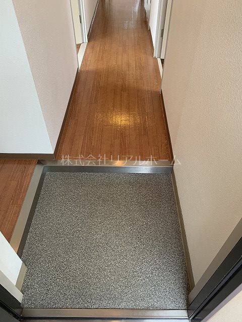 ハイエスト滝川 玄関