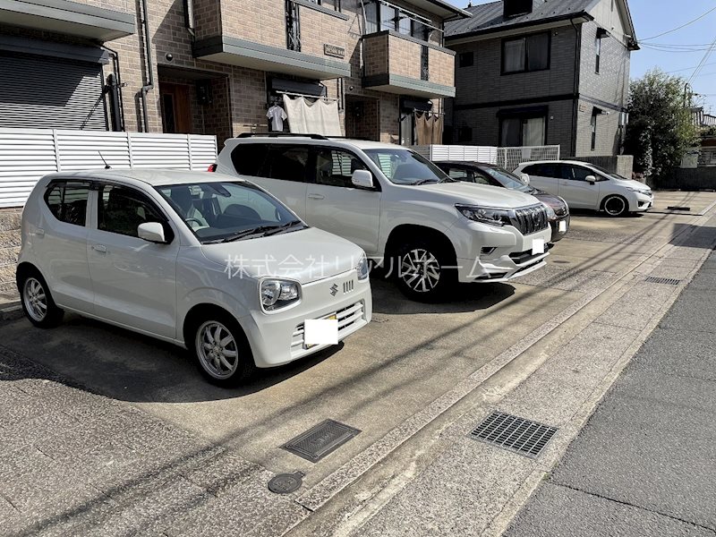 プランドール葉室B棟  駐車場