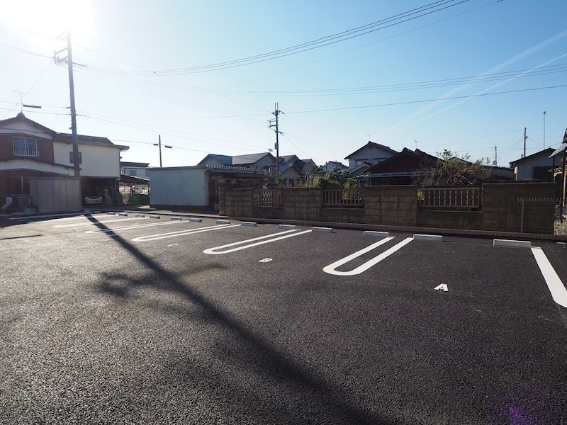 Imperial house 駐車場