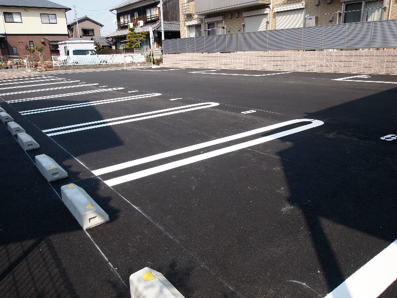 ブルームコート 駐車場