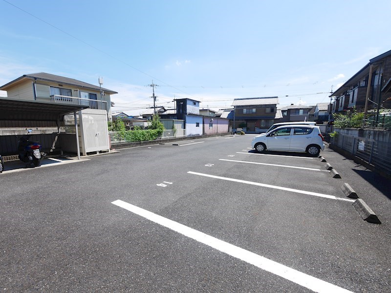 REVEUR 駐車場