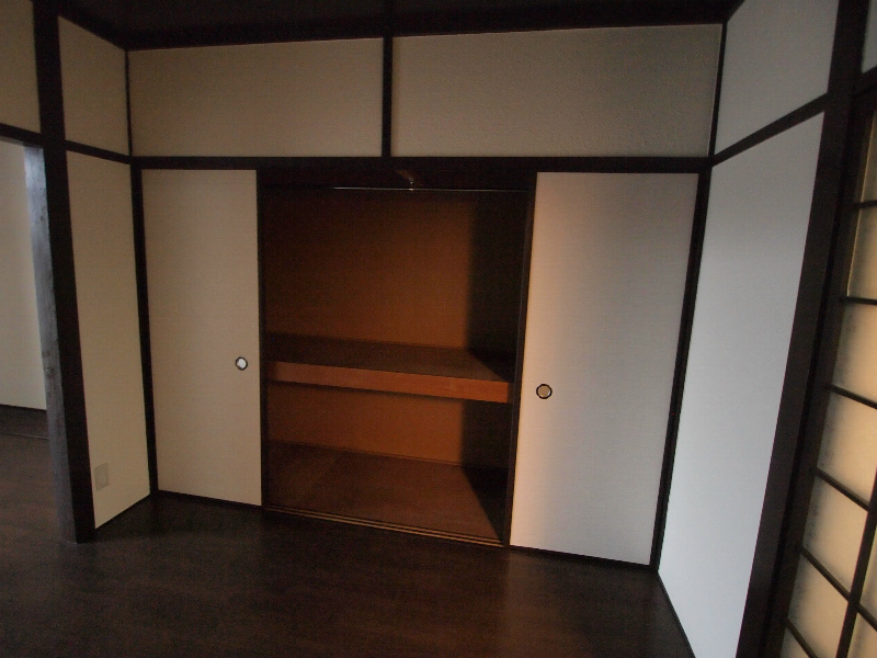 伊勢屋ハイツ 収納