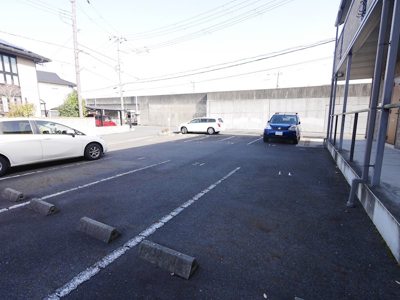 藤井ハイツ虫生野 駐車場