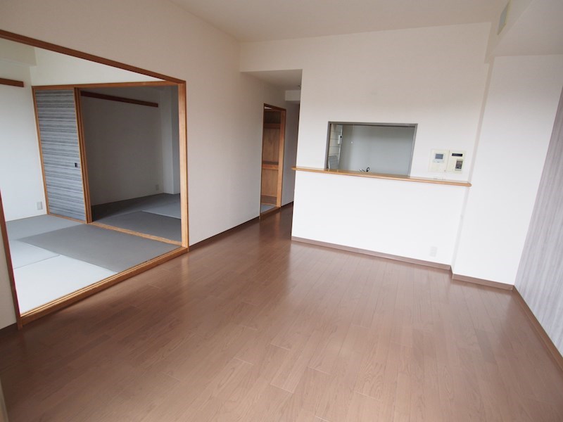 コスモ守山５番館 リビング