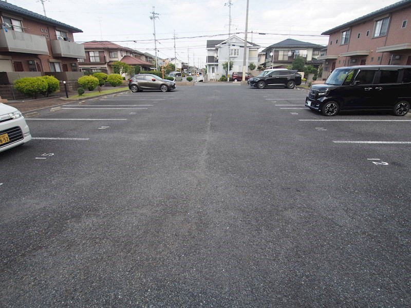 フラッツ レディアンス  駐車場