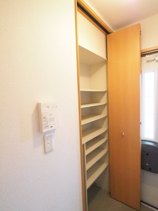 フラッツ レディアンス  収納