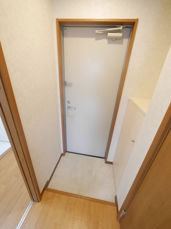 メゾン小西名坂3番館 玄関