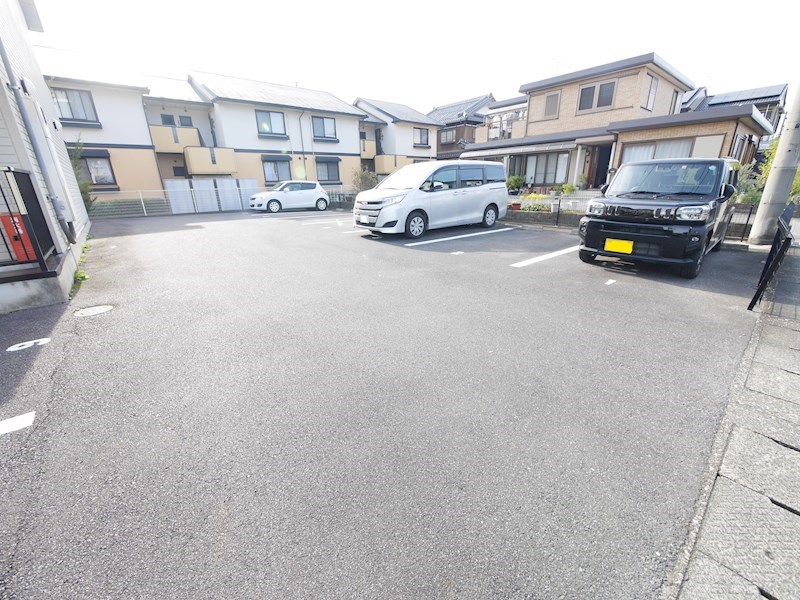 クレールあい 駐車場