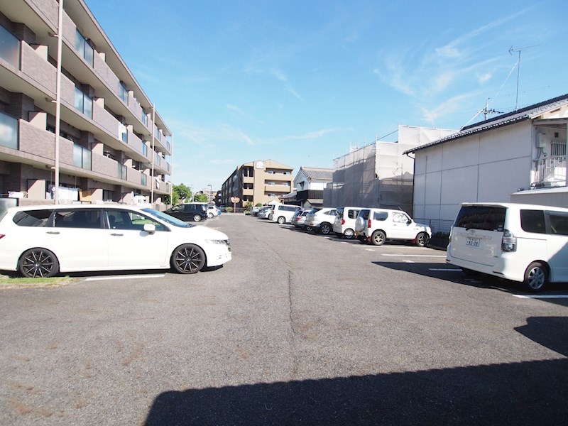 ユーフォリア 駐車場