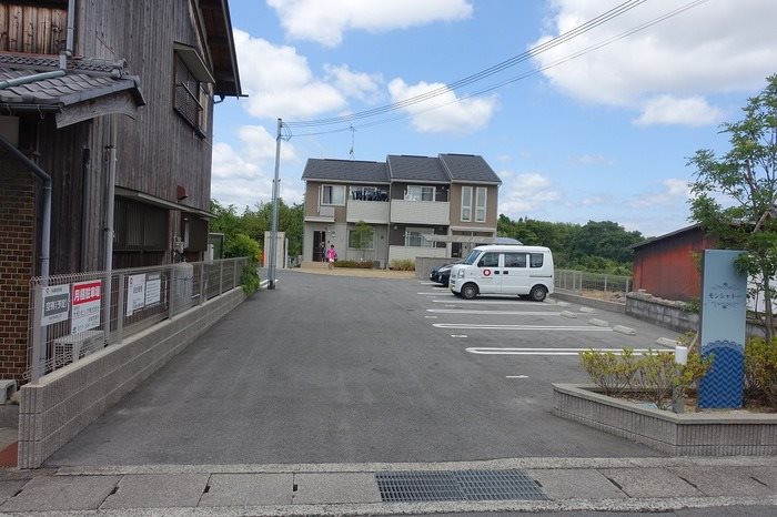 モンシャトー 駐車場