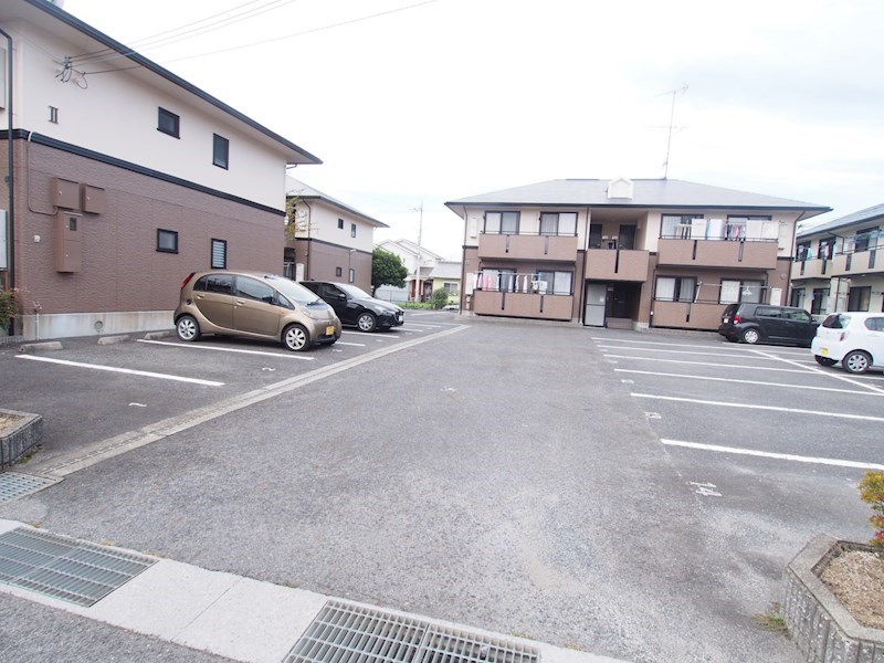 ルシオールⅠ 駐車場