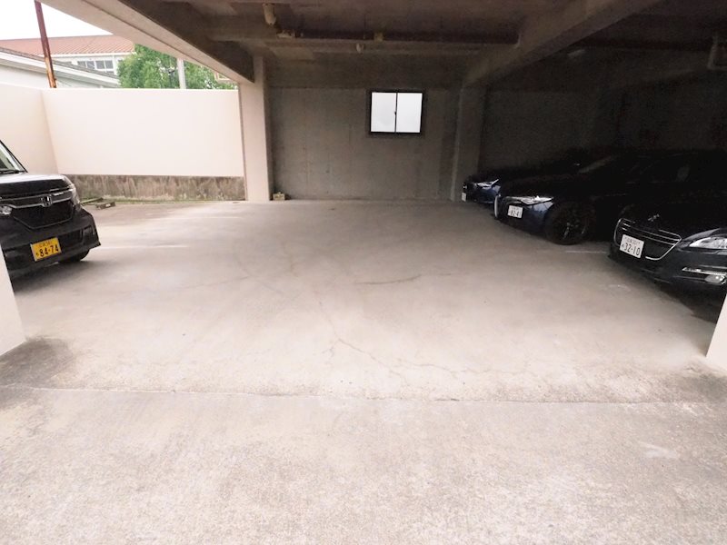 葵マンションⅡ 駐車場