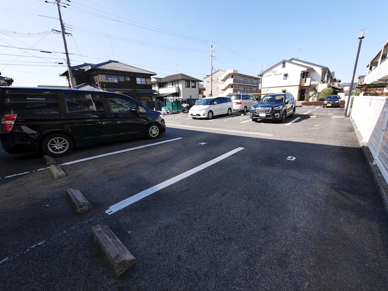 クラジールヤマザキ 駐車場