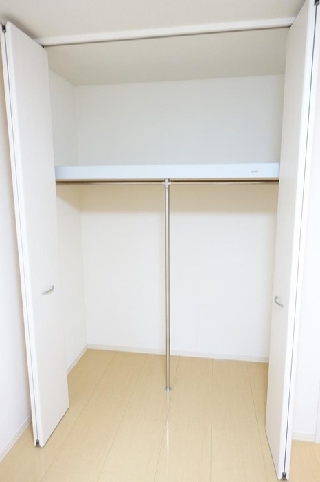 リビングタウン貴生川B棟 収納