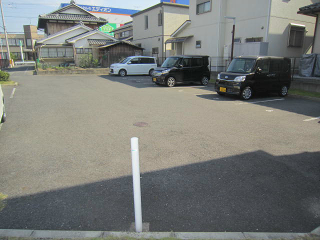 エスポアガーデン 駐車場