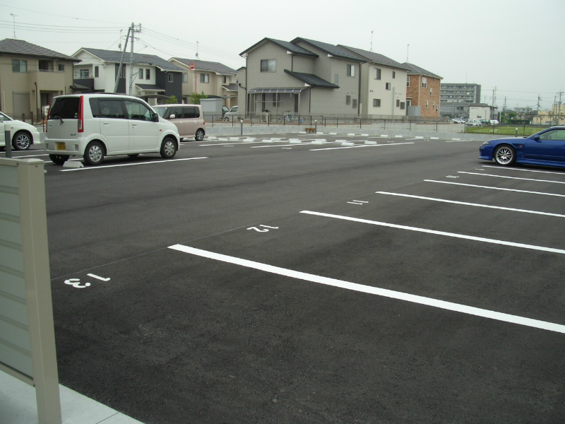 サンガーデン一橋 駐車場