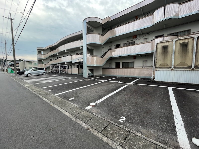 シャルムタカ21 駐車場