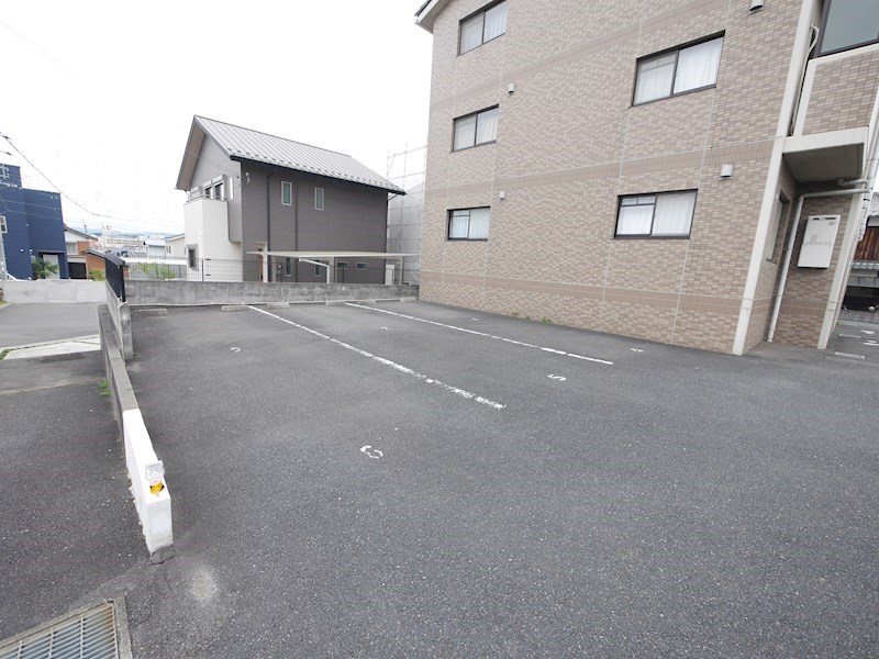 ヒルトップ名坂 駐車場