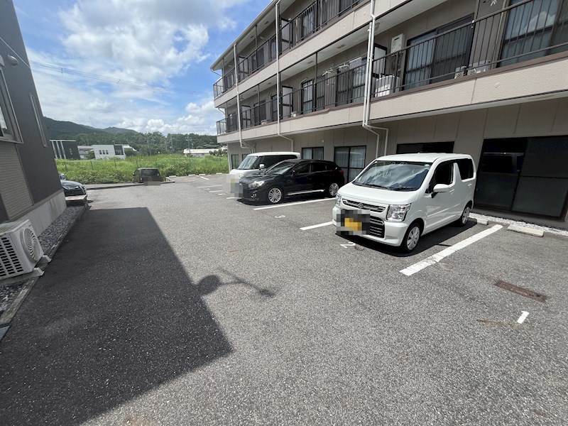 ハイツ晴斗Ⅶ 駐車場
