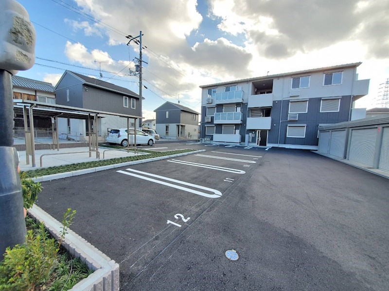 フラン岡 駐車場