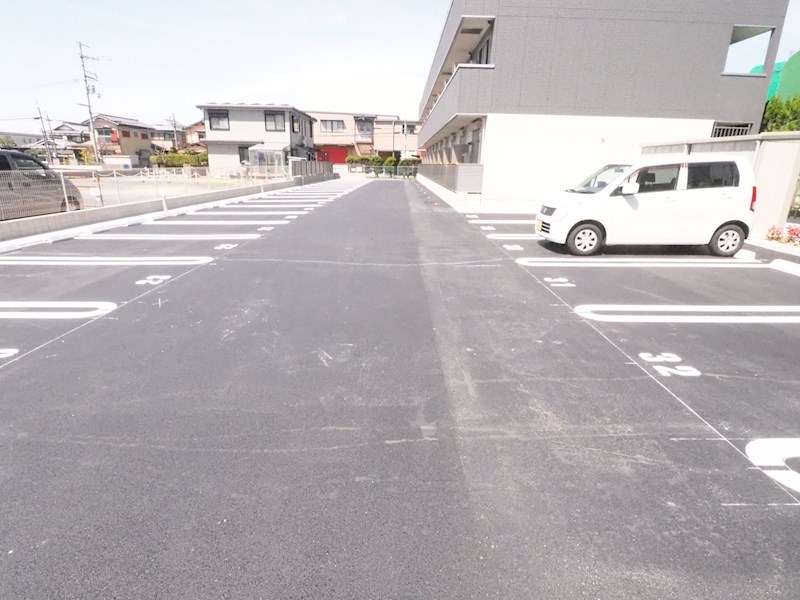 チェリーブロッサム勝部 駐車場