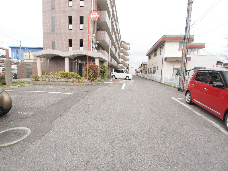 ソレイユ千 駐車場
