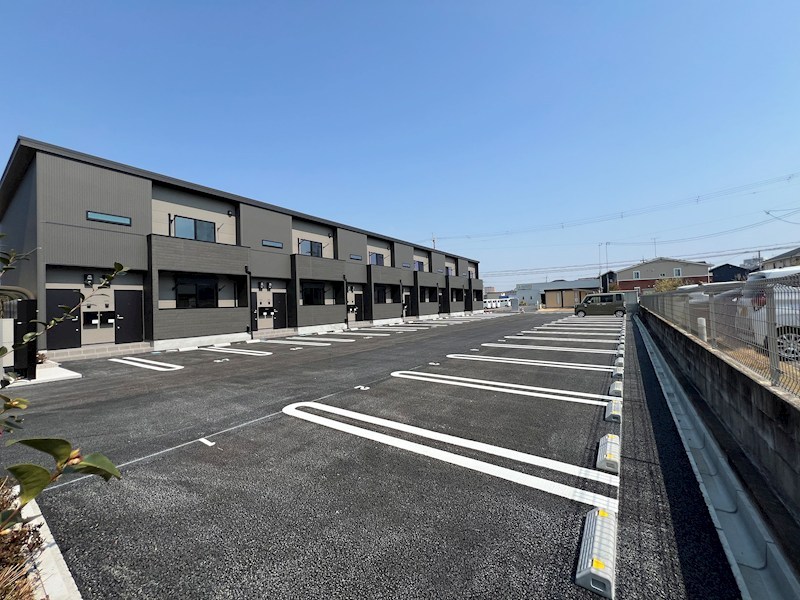メゾフォルテ810　B棟 駐車場