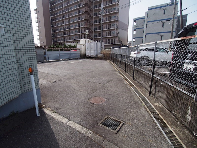 ラスディ守山 駐車場