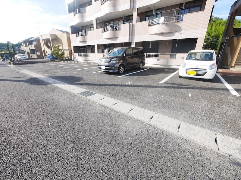 Prevail　VAN 駐車場