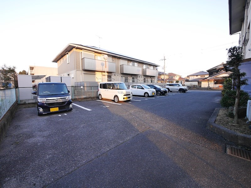 グランベールJIN 駐車場