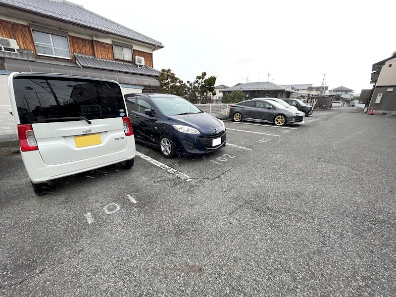 グリーンアベニュー 駐車場