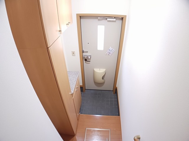 フロントパークこうかⅡ 玄関