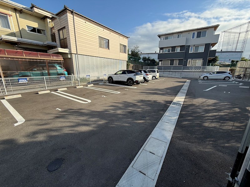 アヴェンタドール ドゥーエ 駐車場