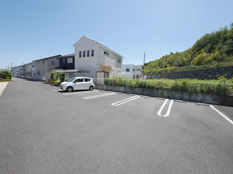 ＠三雲Ｂ 駐車場