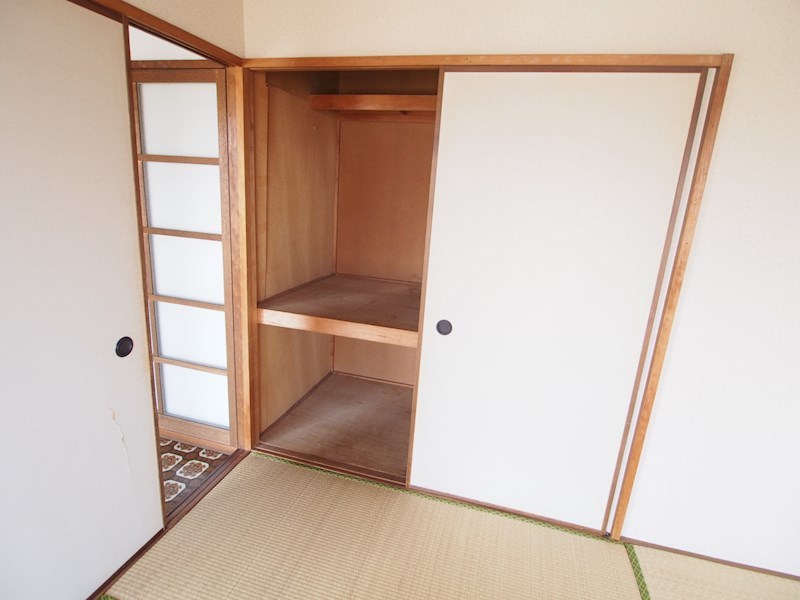 ハイツ堤下 収納