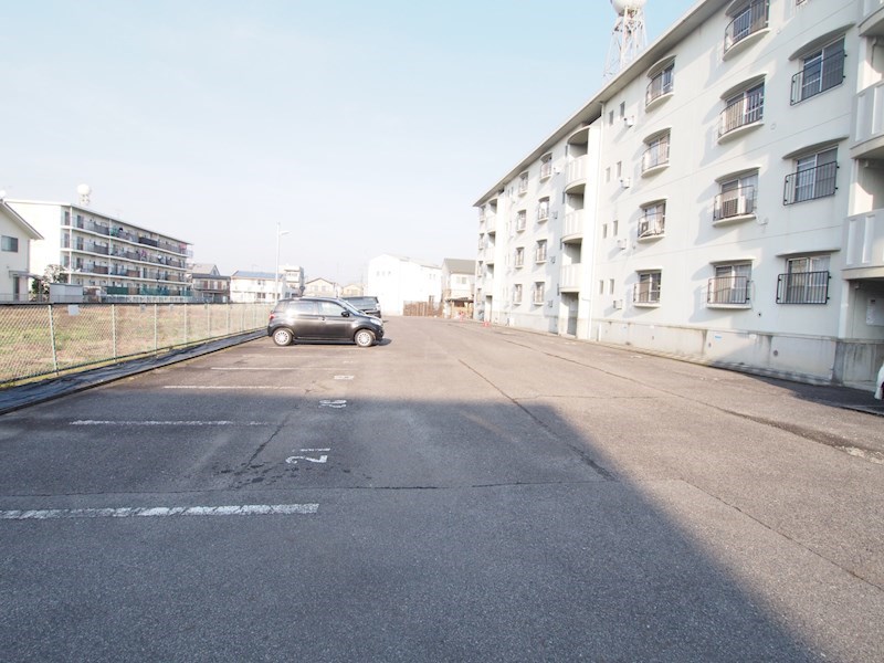 ハイツ堤下 駐車場