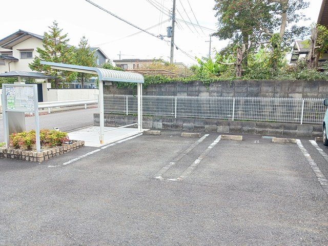 アイリット・Ｉ 駐車場