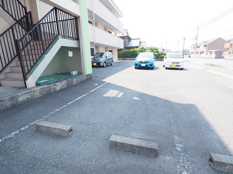 La　Premiere 駐車場