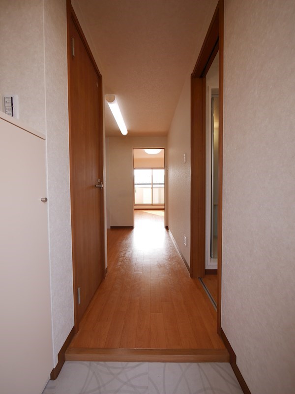 メゾン小西名坂2番館 玄関