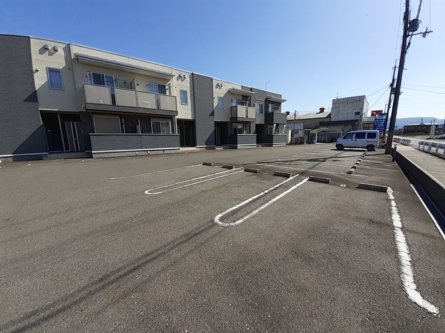 サンライズ・ヒル 駐車場